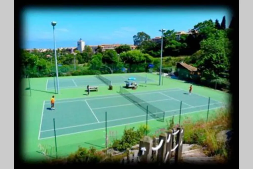 Appartement 2 Pieces Climatise En Rez-De-Jardin Cap Esterel Agay Saint-Raphaël 0*,  Frankreich