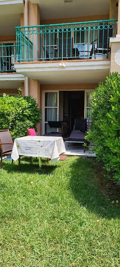 Appartement 2 Pieces Climatise En Rez-De-Jardin Cap Esterel Agay Saint-Raphaël 0*,  França