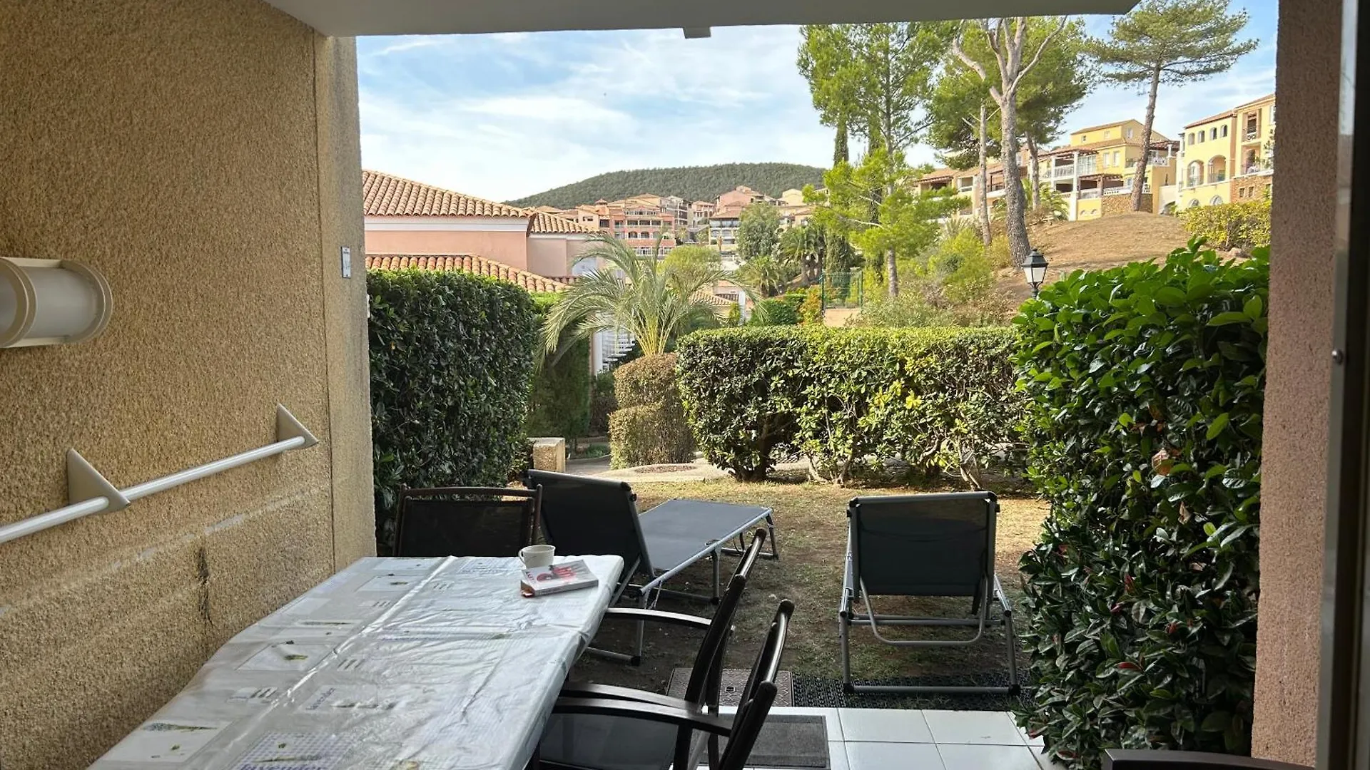 Apartment Appartement 2 Pieces Climatise En Rez-De-Jardin Cap Esterel Agay Saint-Raphaël