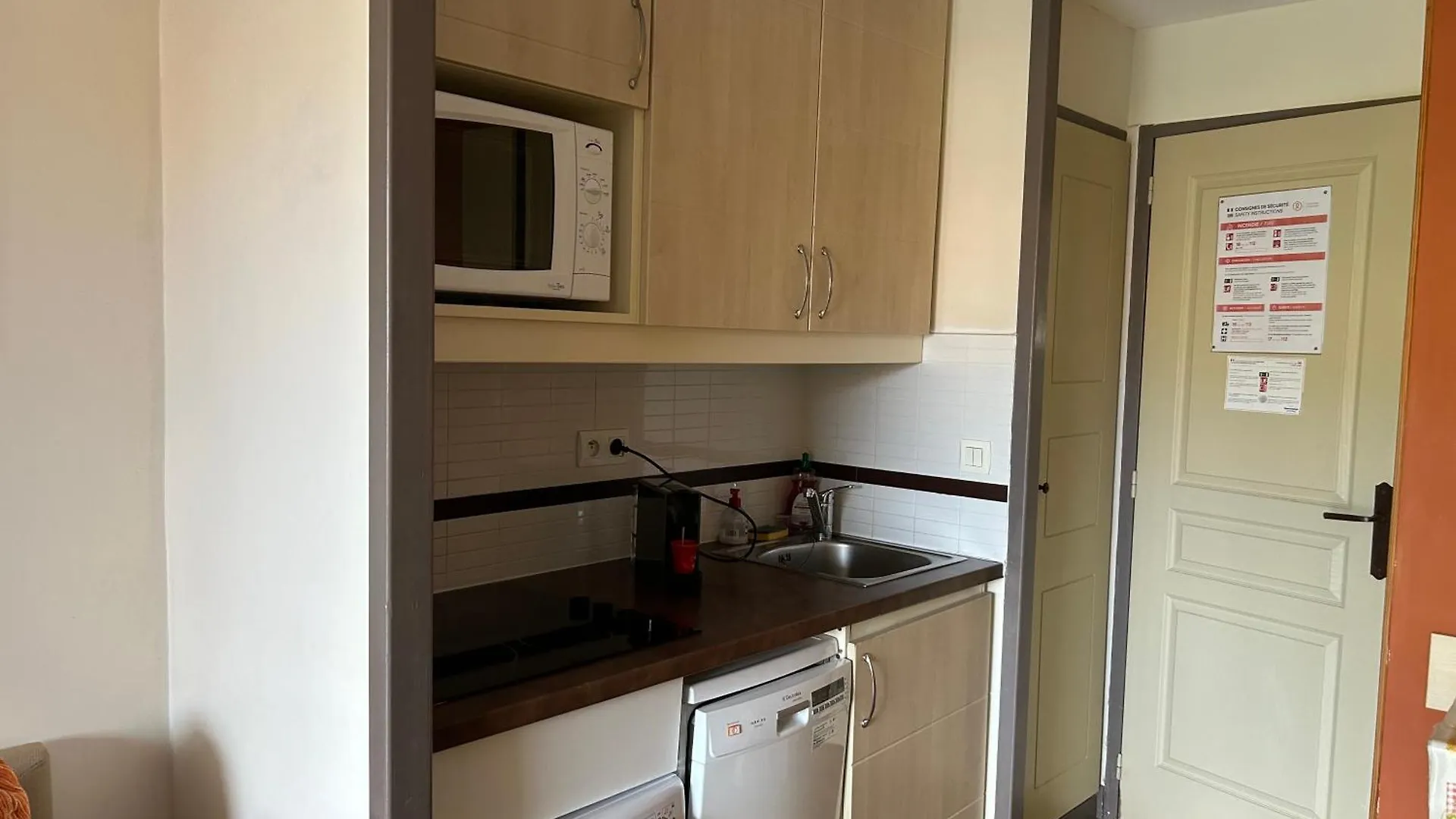 Appartement 2 Pieces Climatise En Rez-De-Jardin Cap Esterel Agay Saint-Raphaël Apartment